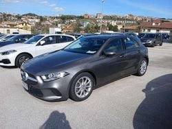 Grigio Usata 2019 Mercedes A160 Business Tre volumi | 17.999 € (Buon prezzo)