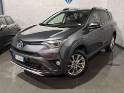 Grigio Usata 2017 Toyota RAV4 Hybrid SUV | 19.900 € (Buon prezzo)