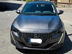 Grigio Usata 2021 Peugeot 208 Allure Due volumi | 16.000 € (Buon prezzo)