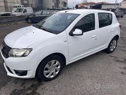 Bianco Usata 2013 Dacia Sandero Due volumi | 4500 € (Buon prezzo)