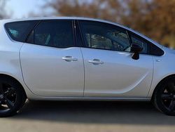 Argento Usata 2015 Opel Meriva Design Edition Monovolume | 7000 € (Buon prezzo)