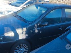 Grigio Usata 2001 Fiat Punto Tre volumi | 700 €