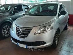 Grigio chiaro metall. Usata 2012 Lancia Ypsilon Gold Due volumi | 3450 € (Ottimo prezzo)
