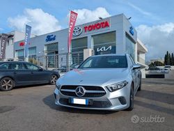 Grigio Usata 2021 Mercedes A180 Business Tre volumi | 21.800 € (Buon prezzo)
