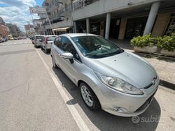 Usata 2011 Ford Fiesta Tre volumi | 5000 € (Cara)