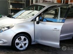 Grigio Usata 2011 Renault Scénic III Monovolume | 4000 € (Buon prezzo)