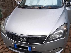 Grigio Usata 2010 Kia Ceed Sportswagon Station wagon | 1000 € (Ottimo prezzo)