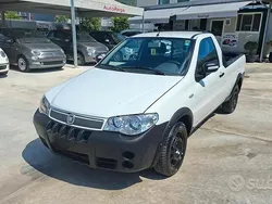 Bianco Usata 2008 Fiat Strada Pick-up | 8900 € (Buon prezzo)