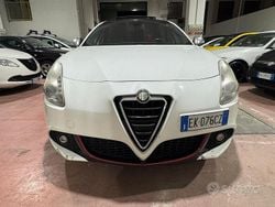 Bianco Usata 2011 Alfa Romeo Giulietta Exclusive Tre volumi | 6490 € (Buon prezzo)