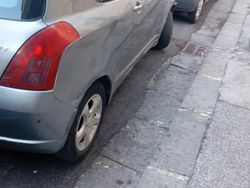 Grigio Usata 2007 Suzuki Swift Tre volumi | 1200 €