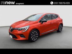 Arancione Usata 2022 Renault Clio V Intens Tre volumi | 14.500 € (Buon prezzo)