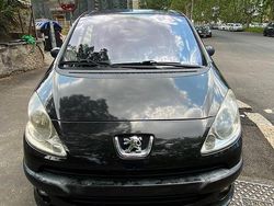 Nero Usata 2008 Peugeot 1007 Monovolume | 2000 €