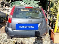 Usata 2001 Ford Fiesta Due volumi | 350 €
