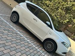 Bianco Usata 2015 Lancia Ypsilon Due volumi | 7500 € (Buon prezzo)