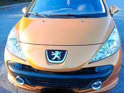 Usata 2006 Peugeot 207 Tre volumi | 2000 € (Buon prezzo)