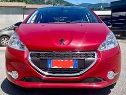 Usata 2015 Peugeot 208 Active Due volumi | 7799 € (Buon prezzo)