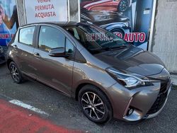 Grigio Usata 2019 Toyota Yaris Hybrid Active Tre volumi | 11.500 € (Buon prezzo)