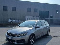Grigio Usata 2019 Peugeot 308 Allure Station wagon | 9900 € (Buon prezzo)