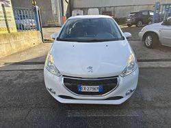 Bianco Usata 2013 Peugeot 208 Allure Due volumi | 5500 € (Buon prezzo)