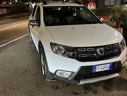 Bianco Usata 2019 Dacia Sandero Tre volumi | 8900 € (Buon prezzo)