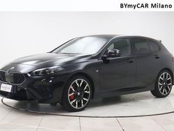 Nero zaffiro Usata 2024 BMW 118 Comfort Edition Due volumi | 32.000 € (Super prezzo)