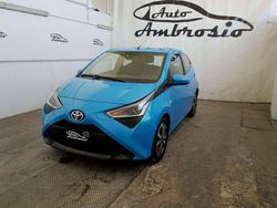 Blu Usata 2019 Toyota Aygo Connect Style Due volumi | 9890 € (Buon prezzo)