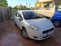 Bianco Usata 2013 Fiat Grande Punto S Due volumi | 4000 € (Ottimo prezzo)