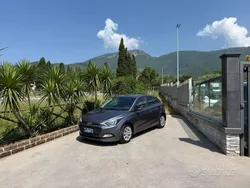 Grigio(met.) Usata 2016 Hyundai i20 Classic Tre volumi | 7250 € (Buon prezzo)