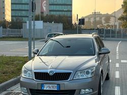 Bronzo Usata 2011 Skoda Octavia Elegance Tre volumi | 3500 € (Molto cara)