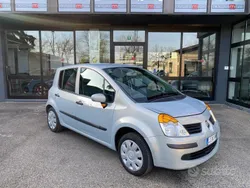 Grigio Usata 2005 Renault Modus SE Monovolume | 4900 € (Buon prezzo)