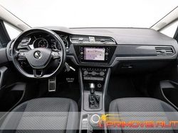 Nero Usata 2021 VW Touran Comfortline Monovolume | 32.900 € (Molto cara)