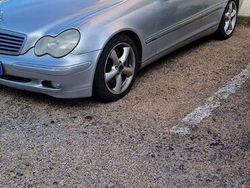 Grigio Usata 2004 Mercedes C220 Elegance Tre volumi | 3000 € (Buon prezzo)