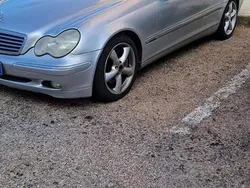 Usata 2004 Mercedes C220 Elegance Tre volumi | 3000 € (Buon prezzo)