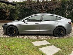 Usata 2025 Tesla Model 3 Long Range AWD Tre volumi | 45.000 € (Molto cara)