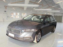 Grigio Usata 2021 Skoda Octavia Executive Station wagon | 16.900 € (Molto cara)