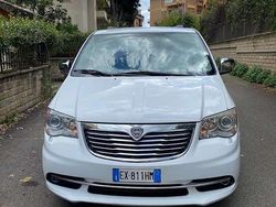 Usata 2014 Lancia Voyager Platinum Monovolume | 12.600 € (Buon prezzo)