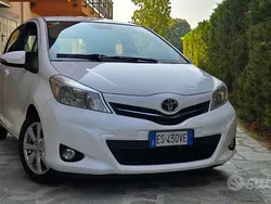 Usata 2013 Toyota Yaris Due volumi | 8600 € (Buon prezzo)