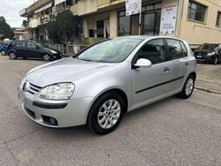 Argento Usata 2008 VW Golf V Comfortline Tre volumi | 4300 € (Buon prezzo)