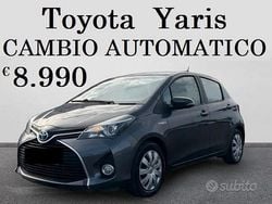 Grigio Usata 2017 Toyota Yaris Hybrid Tre volumi | 8990 € (Buon prezzo)