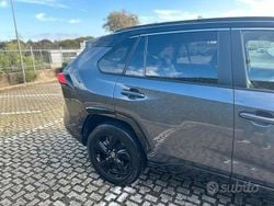 Grigio scuro Usata 2020 Toyota RAV4 Hybrid Style SUV | 29.000 € (Cara)