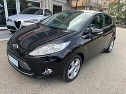 Nero Usata 2010 Ford Fiesta Titanium Tre volumi | 5900 € (Buon prezzo)