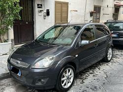 Grigio Usata 2008 Ford Fiesta Tre volumi | 3000 € (Buon prezzo)