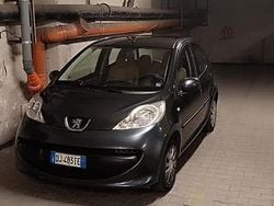 Grigio Usata 2007 Peugeot 107 Due volumi | 3299 € (Buon prezzo)
