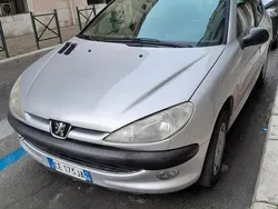 Usata 2003 Peugeot 206 Tre volumi | 2400 € (Molto cara)