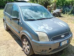 Usata 2005 Ford Fusion Tre volumi | 2000 € (Buon prezzo)