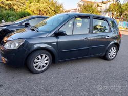 Usata 2008 Renault Scénic II Monovolume | 4000 € (Molto cara)