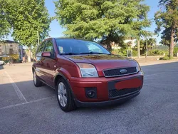 Rosso(met.) Usata 2008 Ford Fusion Titanium Tre volumi | 3790 € (Buon prezzo)