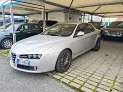 Grigio Usata 2011 Alfa Romeo 159 Super Tre volumi | 5900 € (Buon prezzo)