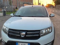 Bianco Usata 2016 Dacia Sandero Stepway Tre volumi | 5300 € (Ottimo prezzo)
