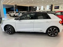 Bianco pastello Usata 2019 Audi A1 S-Line Due volumi | 20.990 € (Super prezzo)